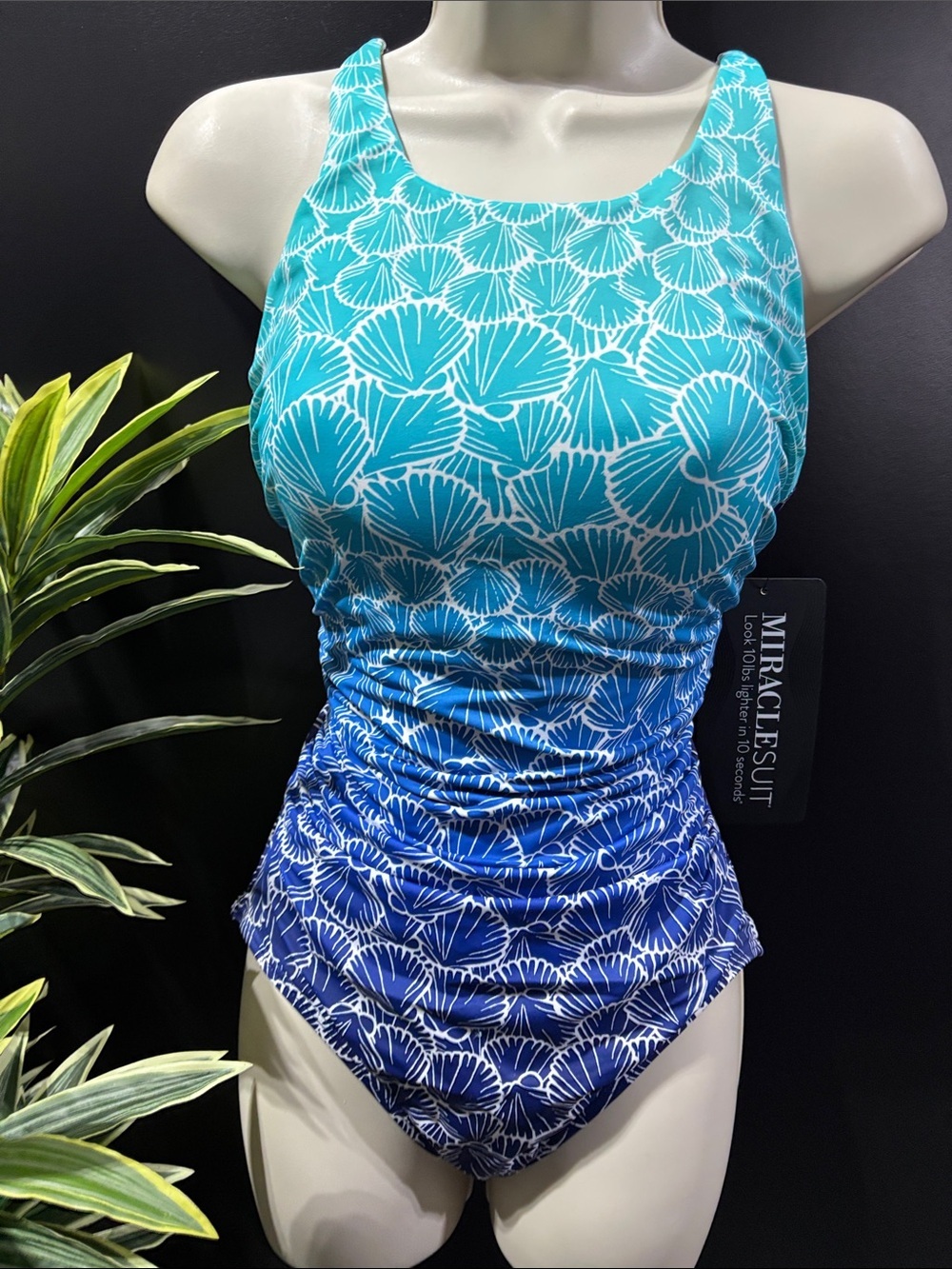 Miraclesuit Cross back adjustable, light control, full coverage,padded seashell